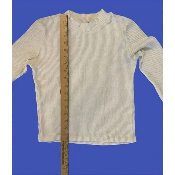 Heart Hips Long Sleeve Cropped Sweater - Picture 3 of 6